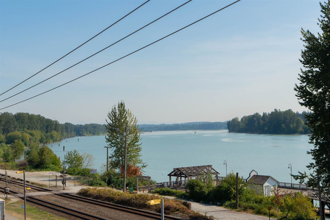 r2318045