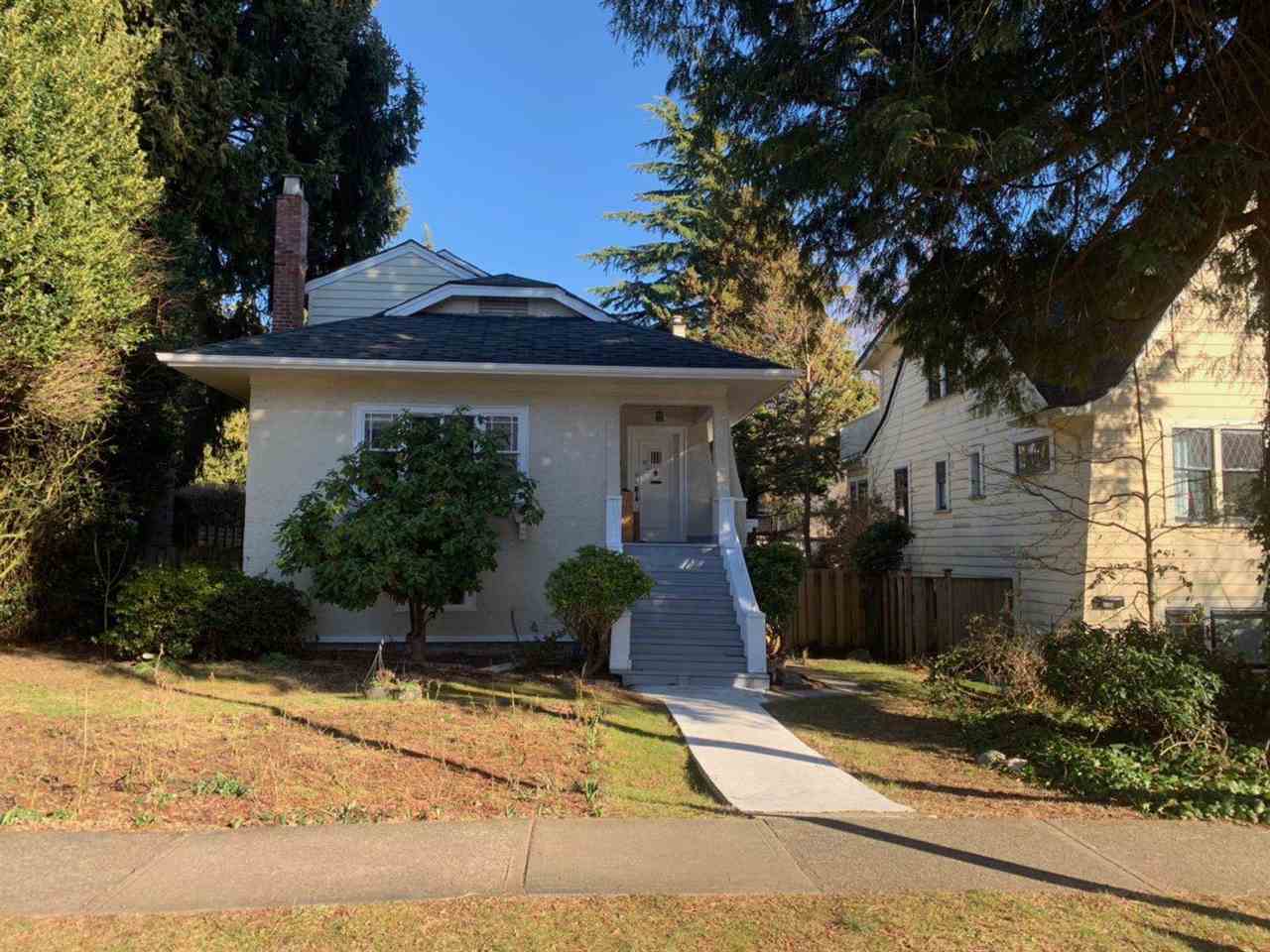 r2352340