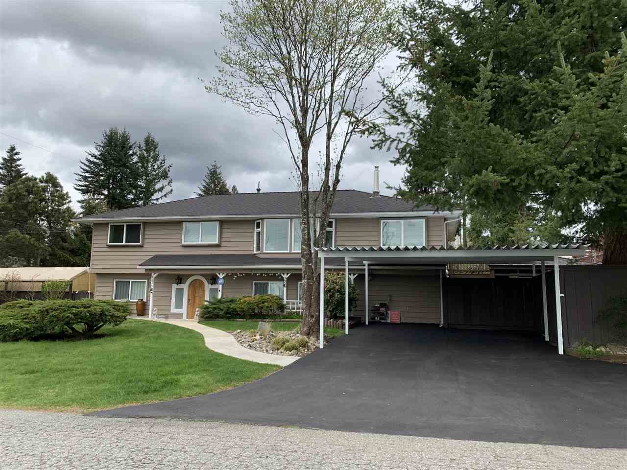 r2359572